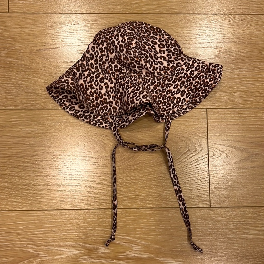 Girls leopard pool hat